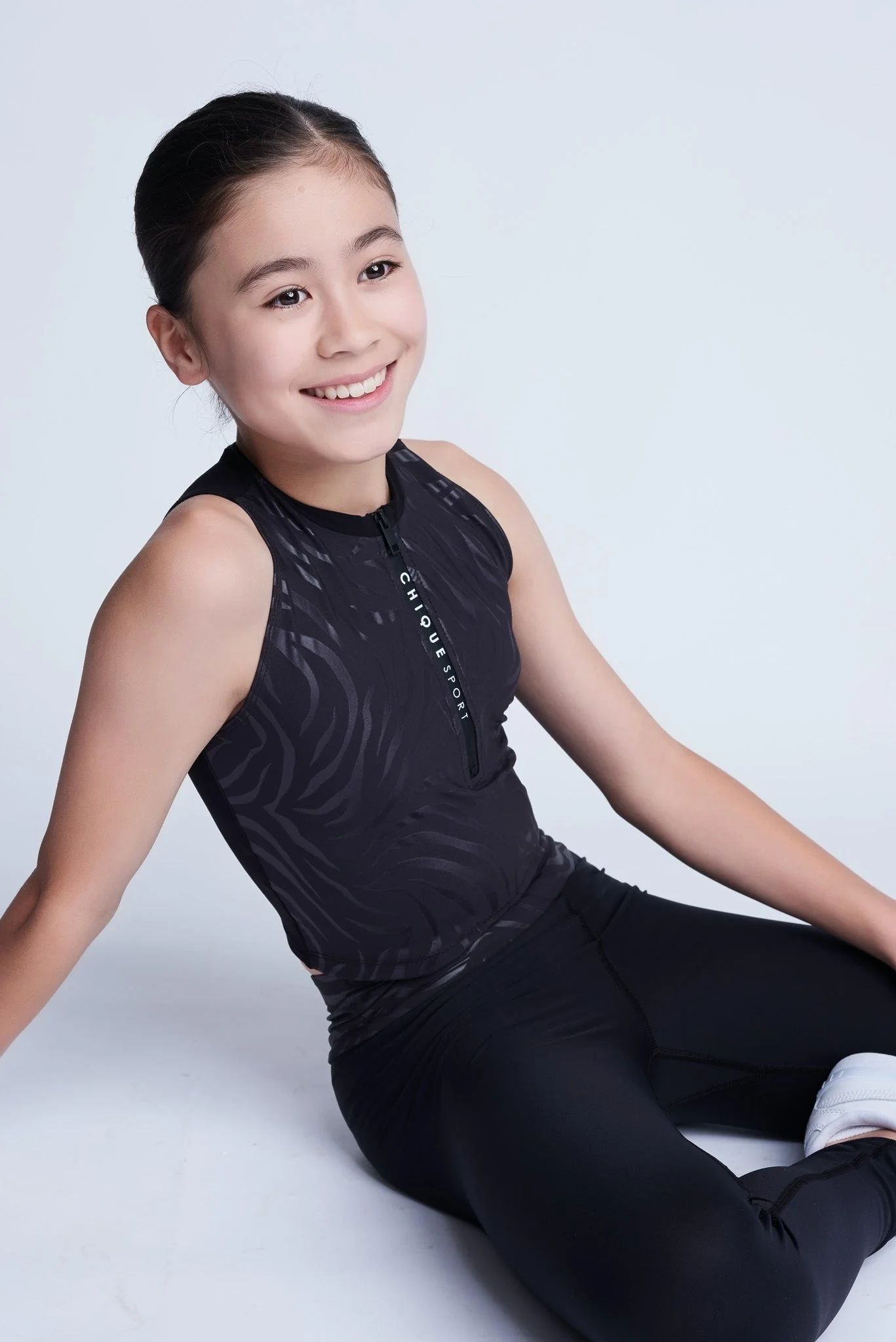 Iconic Crop Top in Black - Image 11