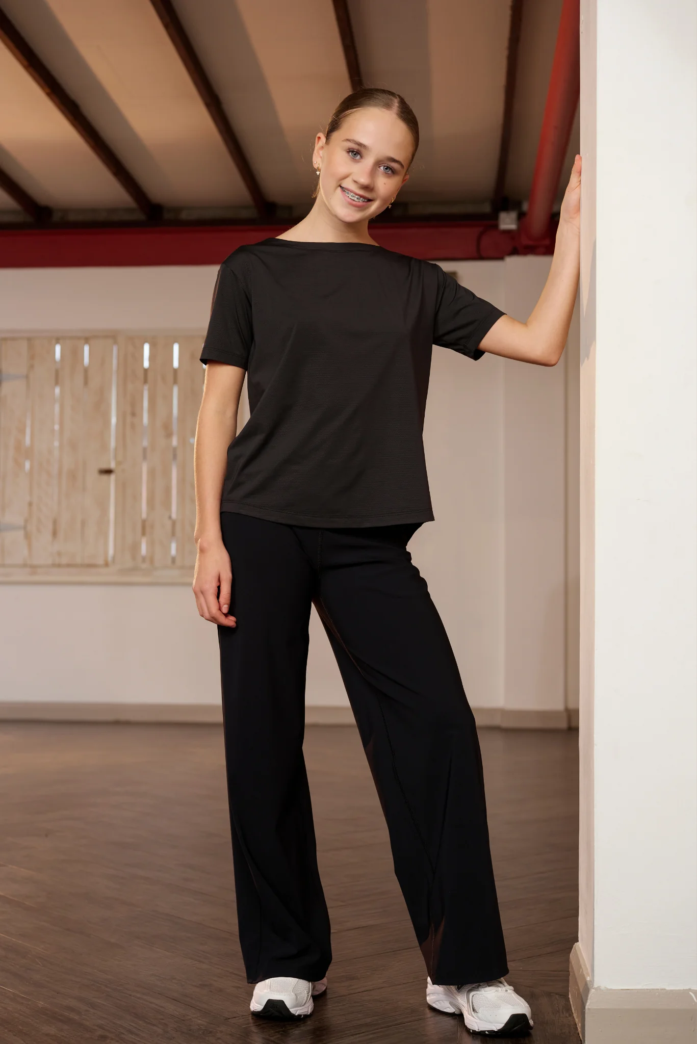 Onyx Loose Fit T-shirt - Image 6