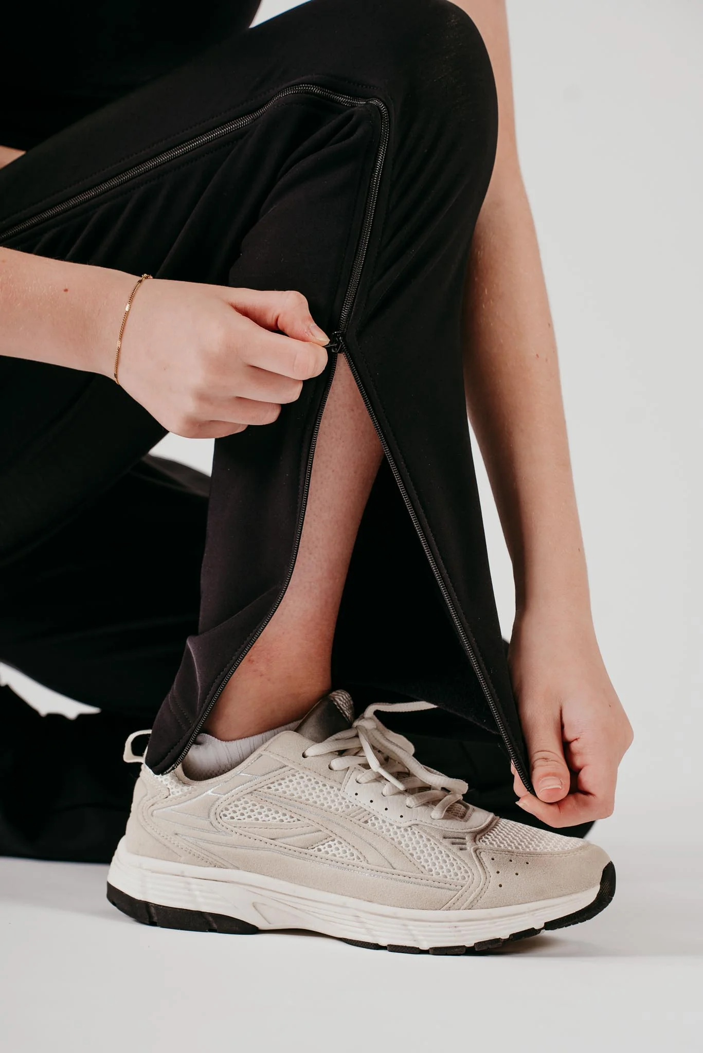 Phoenix Full Zip Trousers - Image 4