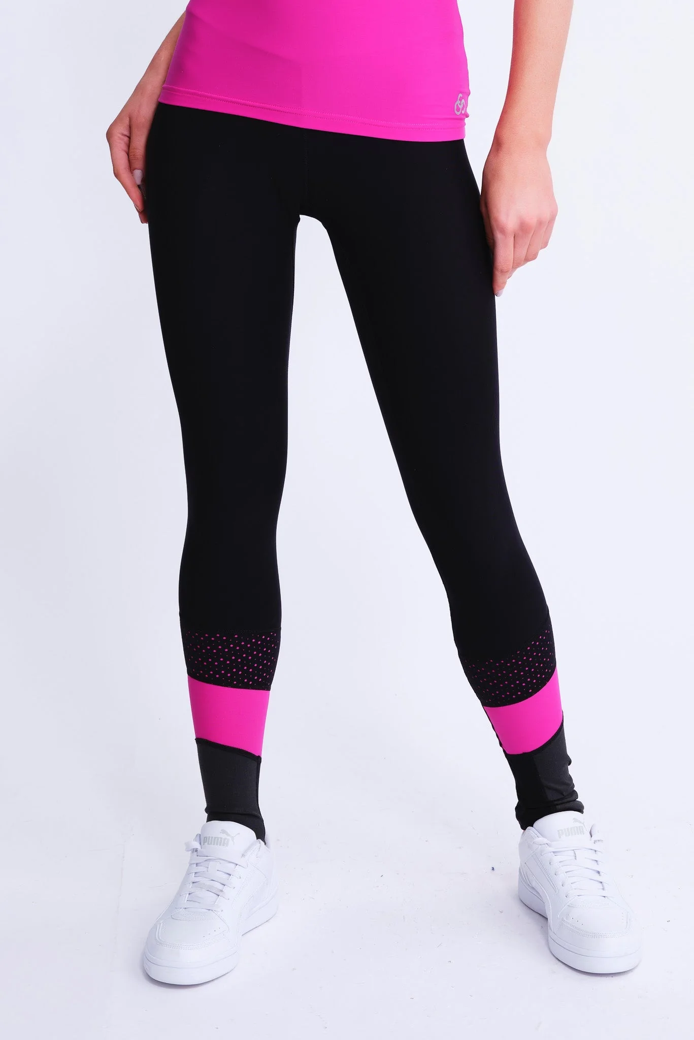 Desire Non-Slip Leggings in Fuchsia - Image 5