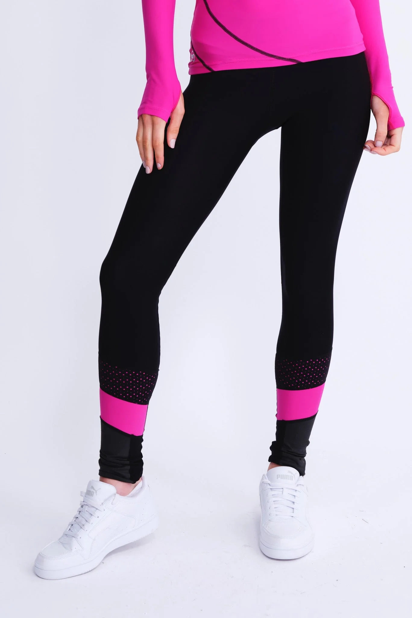 Desire Non-Slip Leggings in Fuchsia - Image 6