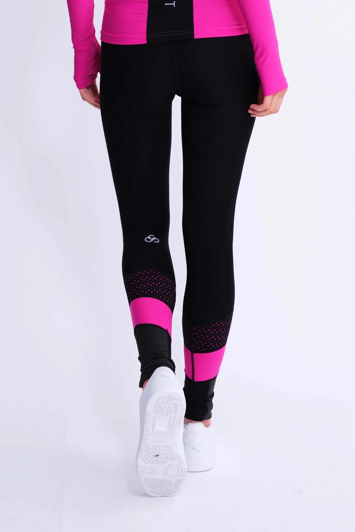 Desire Non-Slip Leggings in Fuchsia - Image 7